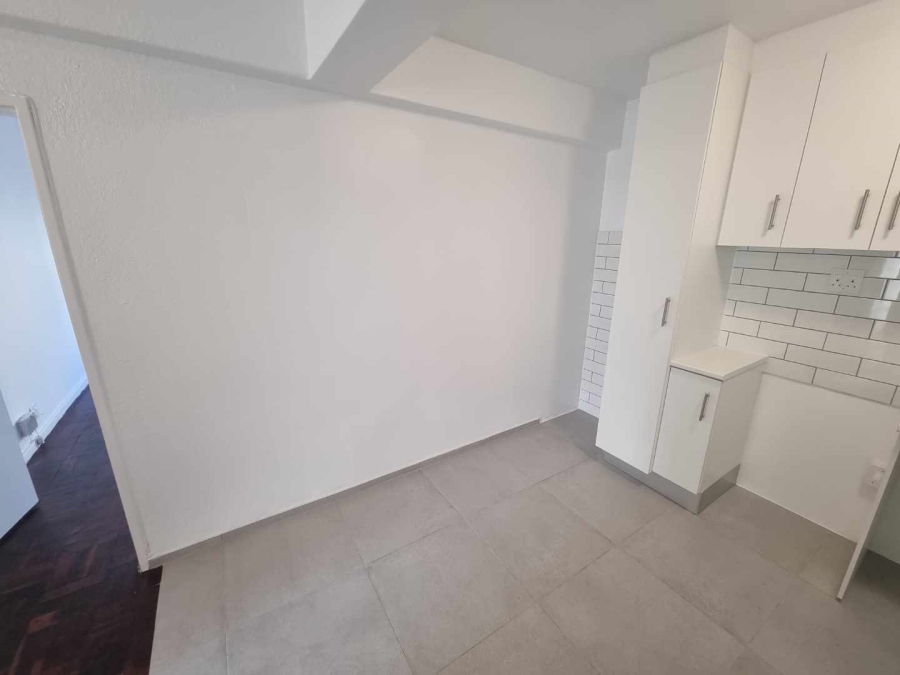 2 Bedroom Property for Sale in Tamboerskloof Western Cape